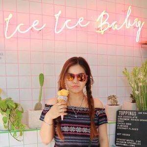 Meet your Posher, Sabrina amelia